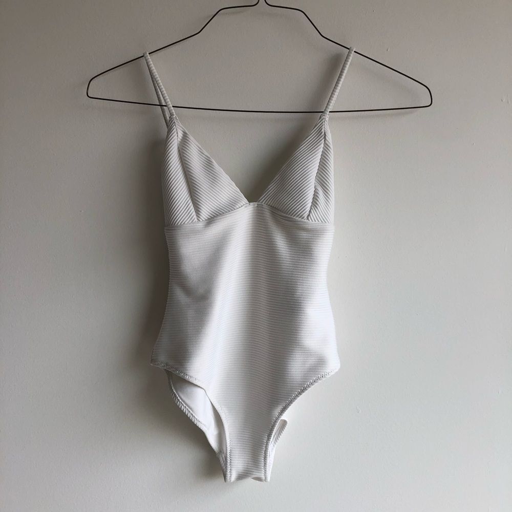 NWOT- white ribbed one piece swimsuit